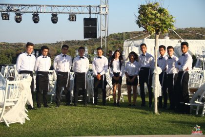 İzmir Düğün Organizasyonu Servis Elemanı İzmir Düğün Organizasyonu Servis Elemanı