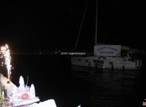 Doğum Günün Kutlu Olsun Yazılı Dev Pankart ile Doğum Günü Organizasyonu İzmir