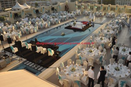 Düğün Organizasyonu Havuza Nikah Masası Kurulumu İzmir Organizasyon